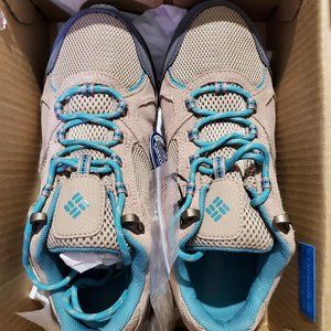 NWT Women's Columbia Hiking boots